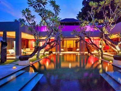 Villa Komplek Dekat Pantai Seminyak Bali (WYJSEM110)