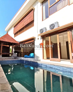 AMR-190.BRJ | For Yearly Rent Villa 3 Bedrooms in Jl Danau Poso, Sanur