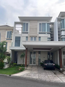 Dijual Rumah 3 LT Pakuwon Indah La Riz Golf Residence Semi Furnished
