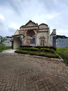 Dijual Rumah Desain Artistik, Terawat Siap Huni di Puri Palma, Malang
