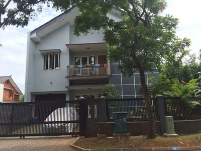 Dijual rumah huk BSD dekat taman kota.