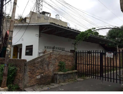 Dijual Rumah lama Lokasi dipinggir jalan Raya Johar Baru