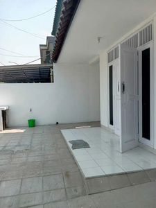 Dijual rumah siap huni 2 lantai murah di Metland Menteng Cakung Jkt