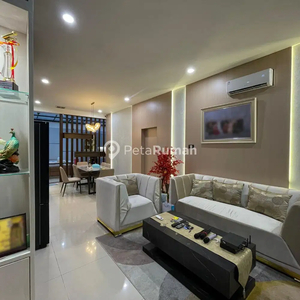 DIJUAL VILLA JALAN KARYA WISATA KOMPLEK J CITY (Indra)