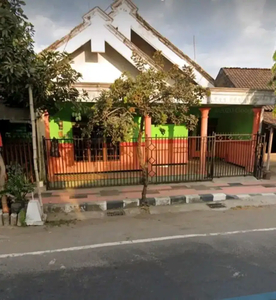 JUAL RUMAH POROS JALAN CEMARA BLITAR