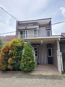 Rumah 1,5 Lantai Di Pandanwangi