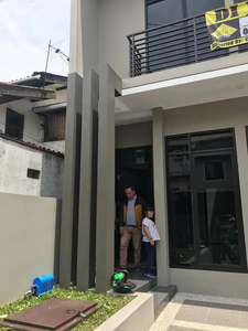 Rumah Baru 2 Lt dekat SMPN 13 Buahbatu Banteng depan Hotel Horison