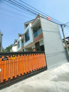 Rumah Cluster One Gate System Free Biaya Lokasi di Lubang Buaya Jaktim