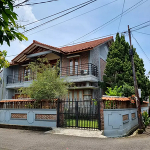 RUMAH HOOK BAGUS TERAWAT DI AREA JALAN SUKANAGARA ANTAPANI BANDUNG