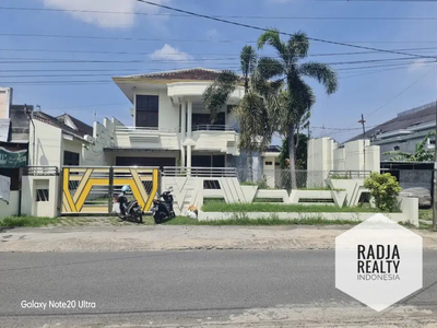 Rumah Super Mewah Tanah Luas Tengah Kota Barat Malioboro Jogja