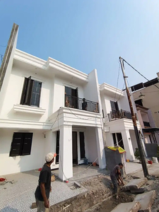 Townhouse Classic Modern di Pinggir jalan ciledug, dekat RS Sari Asih