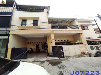 Dijual rumah 2,5 lantai di Perumahan Jakarta Utara