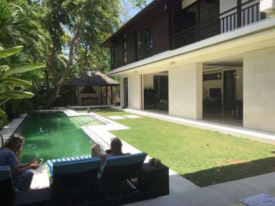 Dijual vila seminyak