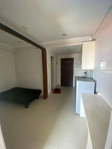 1 BR bukan Studio Apartemen Metropolis