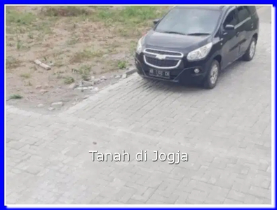 6 Menit UAD Pusat, Tanah Jogja Kota Tepi Aspal