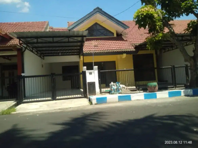 Disewa rumah terletak di pertemuan perumahan Wisata Bukit Mas 1 & 2