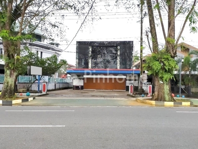 Disewakan Ruko Lebar Halaman Luas Siap Pakai di Jalan Hos Cokroaminoto | Pinhome