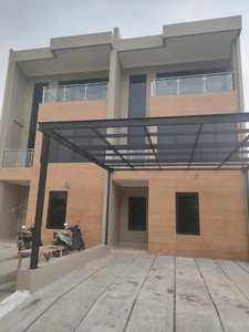 Jual cepat rumah baru siap huni 3 lantai di Puri Botanical Residence