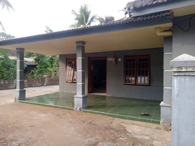 Rumah adem dan asri