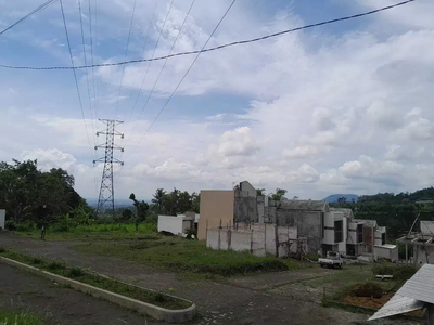 Rumah Cantik Minimalis 10 Menit Kota Malang