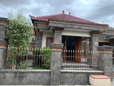 Rumah Model Etnik Bali daerah Gondokusuman dkt Balai Kota Yogyakarta