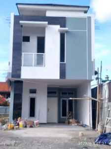 Rumah Ter murah 2 lantai shm aman nyaman di Matraman jakarta Timur