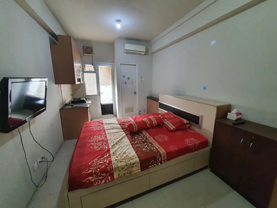 Di sewakan apartemen studio grand emerald lt.31, semi furnish, Rapih