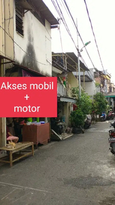 Dijual cepat rumah tua hitung Tanah saja .akses mobil.