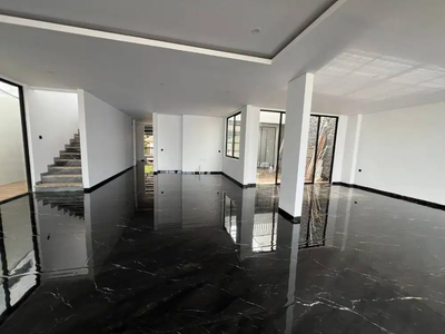 dijual rumah baru modern 2 lantai pool di setiabudi regency