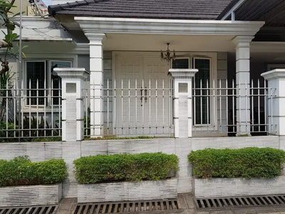 dijual rumah di Jl. Cendrawasih Sektor 1, Bintaro Jaya, Jakarta Sel