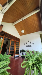 Dijual Rumah Kendangsari Tenggilis. Modern Tropical