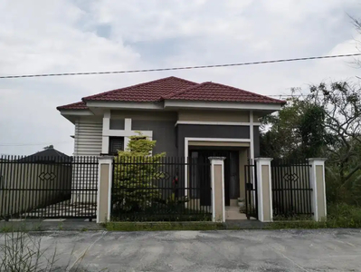 Dijual Rumah Tipe 100 tanah luas