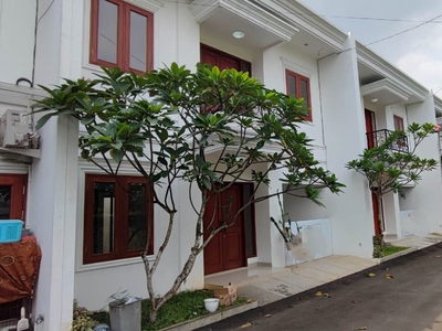 Dijual SEGERA Rumah Bagus di Casa Amira Prive, Serpong, Tangerang Selatan