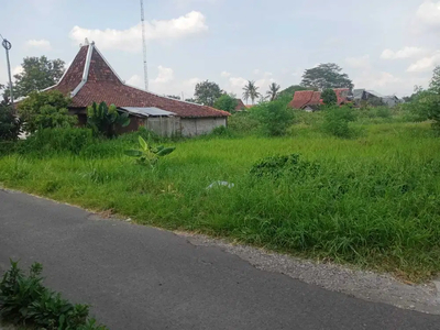 Dijual Tanah Barat Jakal Km 8, Harga Temurah Disekitarnya SHM