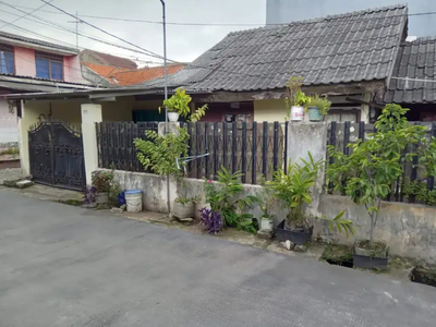 Dijual tanah dan rumah apa adanya