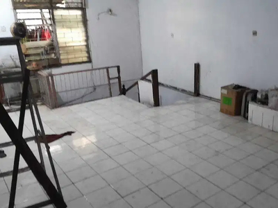 Disewakan Gedung bekas Showroom dan Bengkel di Jatiwaringin Bekasi