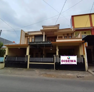 Disewakan rumah 2 lantai Full Furnished di Pekayon, Bekasi Selatan
