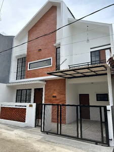 Rumah 2 lantai akses tol di villa pertiwi depok bisa KPR