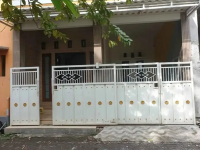 Rumah 2 Lantai Siap Huni
Lokasi Kemlaten Karangpilang Surabaya