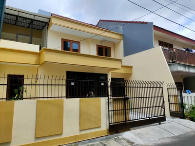 Rumah 2 lantai sudah renovasi di Duri Kepa, Jakarta Barat