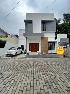 Rumah Baru Dalam Perum Di jl. Kaliurang Dekat Kampus UGM & UII Jogja