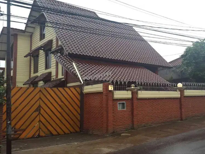 Rumah di Bukit Cinere pingir jalan raya