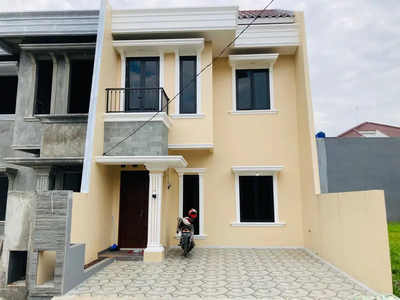 Rumah Klasik Siap Huni Jatiwarna Kodau, Dekat Jalan Raya Dan Tol