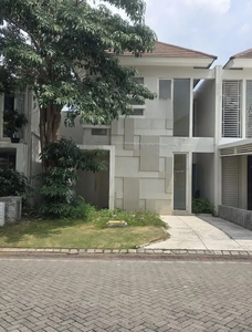 Rumah LONG BEACH Pakuwon City , Strategis, Siap Huni