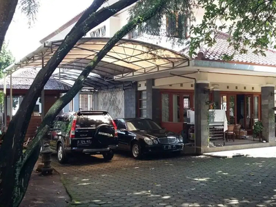 Rumah mewah luas di dekat pintu Tol Pasteur Sukamulya Sukajadi Bandung