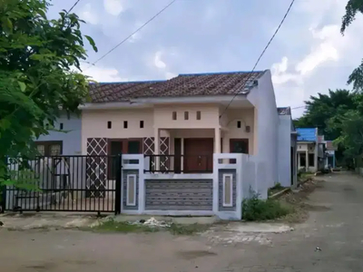 Rumah murah sudut dalam komplek Xenia Village