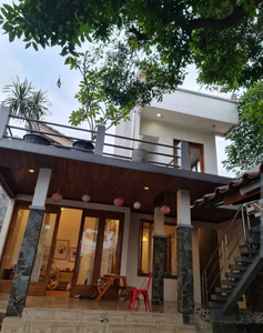 Rumah Nyaman Seperti Villa di Tanjung Barat