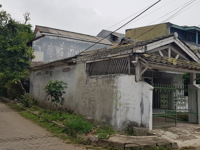 Dijual Rumah SHM Hoek Hitung Tanah di Harapan Indah Bekasi