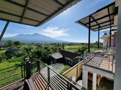 Villa di dengan FULL VIEW 360 pegunungan di kota Batu malang