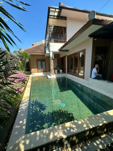 VILLA SANUR DEKAT PANTAI MERTASARI